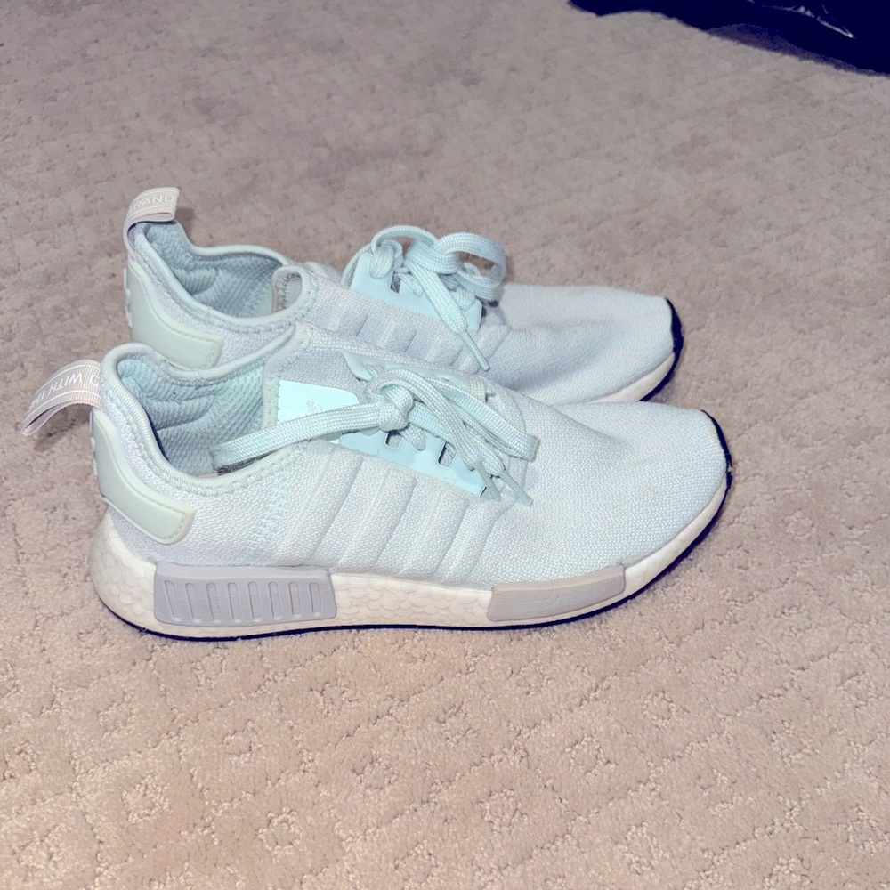 ADIDAS NMD [W SIZE 8.5]